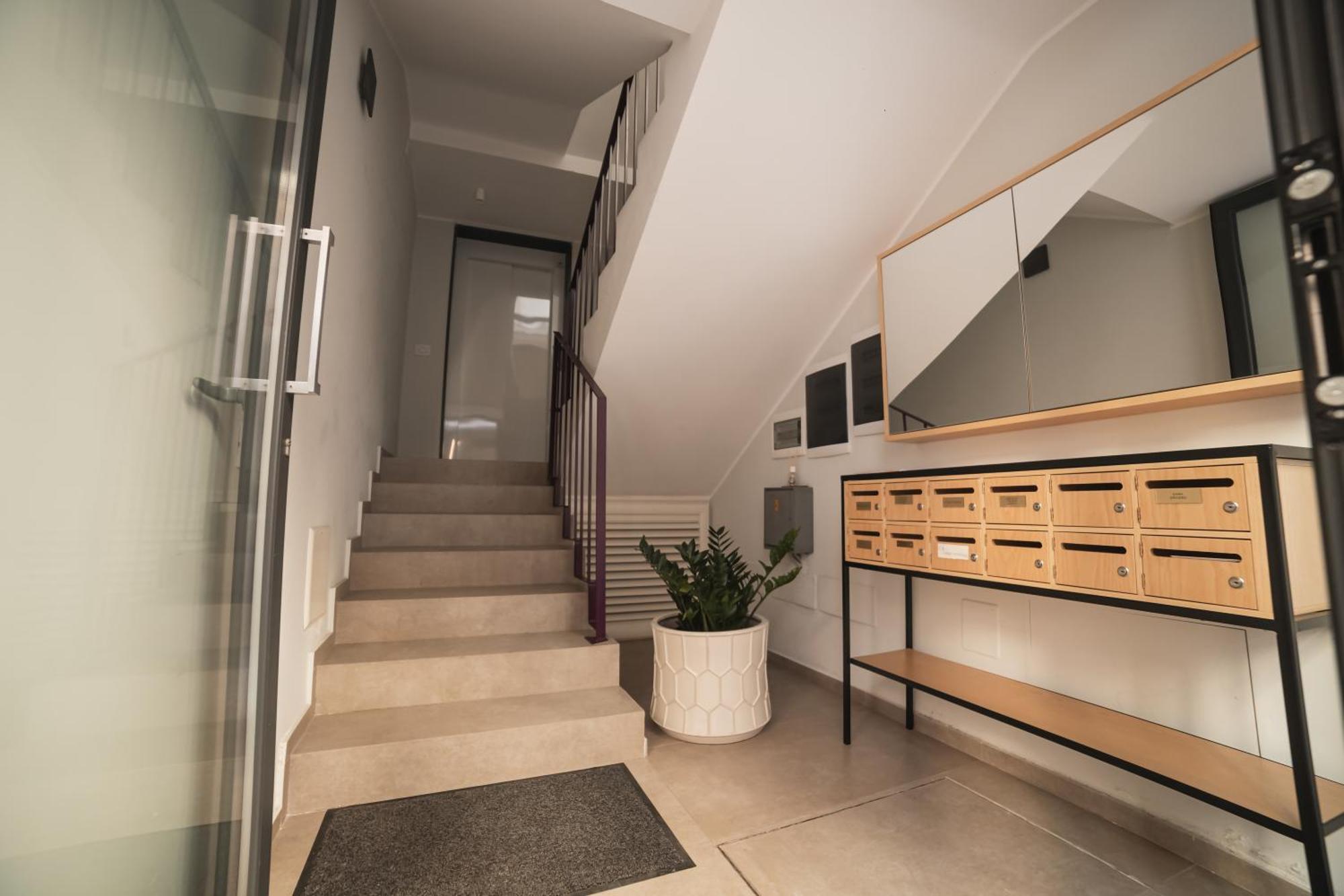Suite Piazza Mazzini 90 Mq 5 Lecce Exterior photo